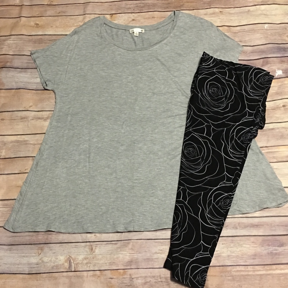 🎉 Athletic Gray Short Sleeve Crew Neck Top